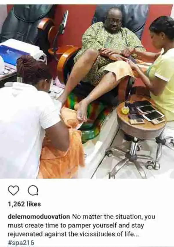 Dele Momodu Displays His 7 Phones As He Pampers Himself At The Spa (Photo)